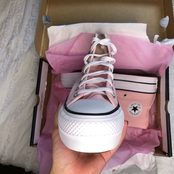 Hello Kitty converse - Picture 4 of 7